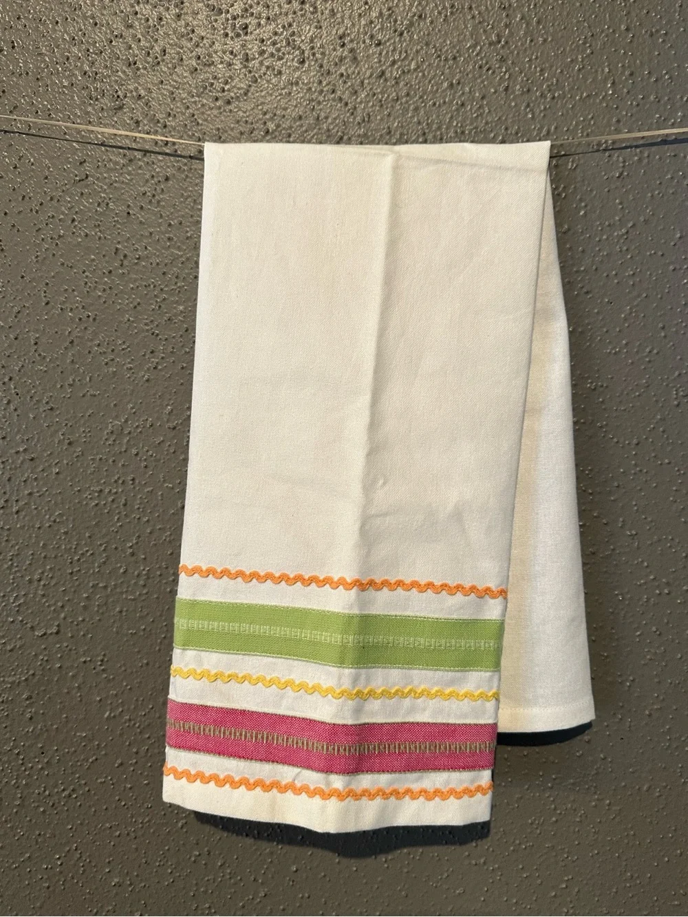 Crate&Barrel Jardin Ribbon Dishtowel